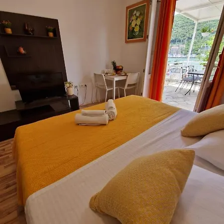 Nika Appartement *