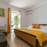 Nika Apartman *