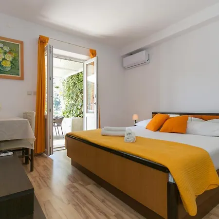 Nika Apartamento *